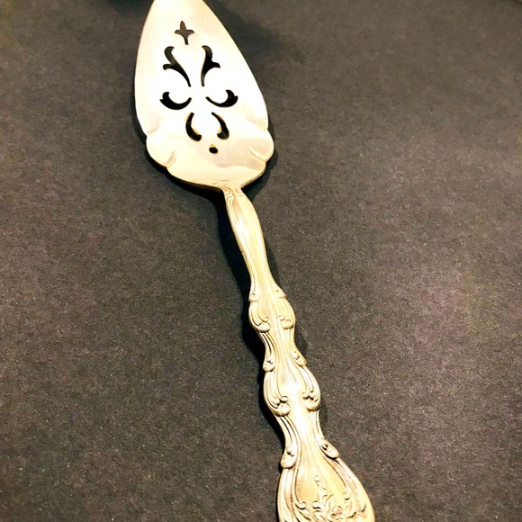 Vintage International Silverplate Pie Cake Server 10.5” - Picture 1 of 8